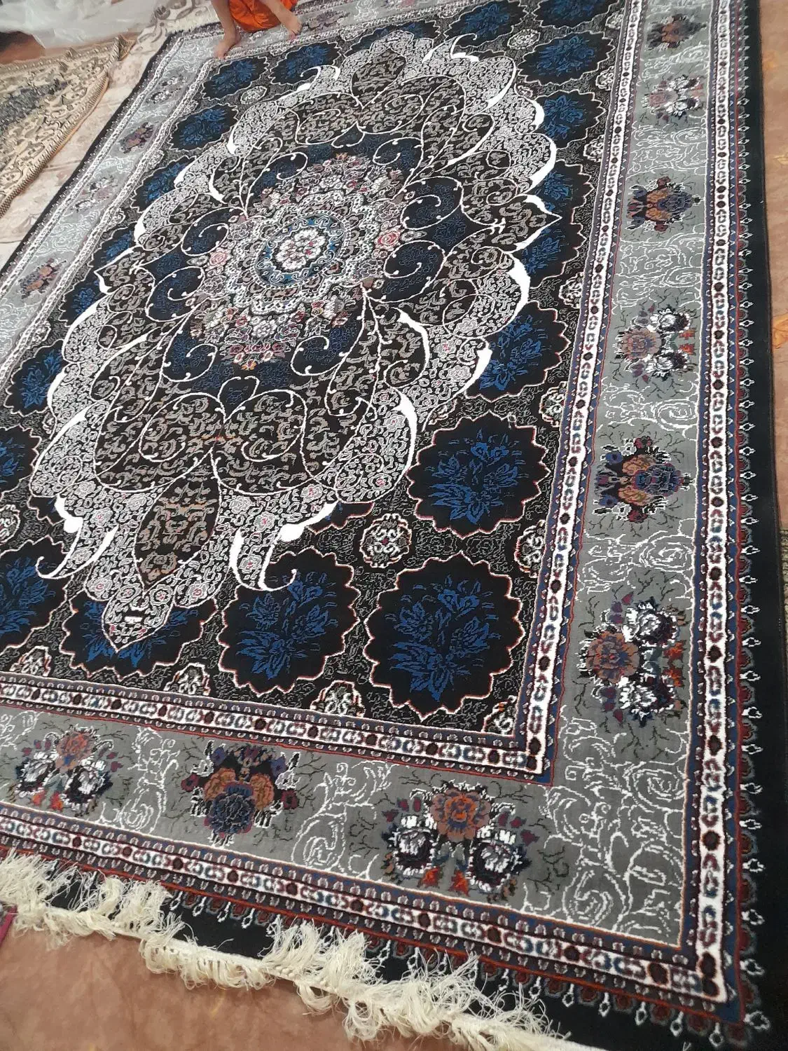 دو تخته فرش ۷۵۰شونه ۹متری|فرش|گنبد کاووس, |دیوار