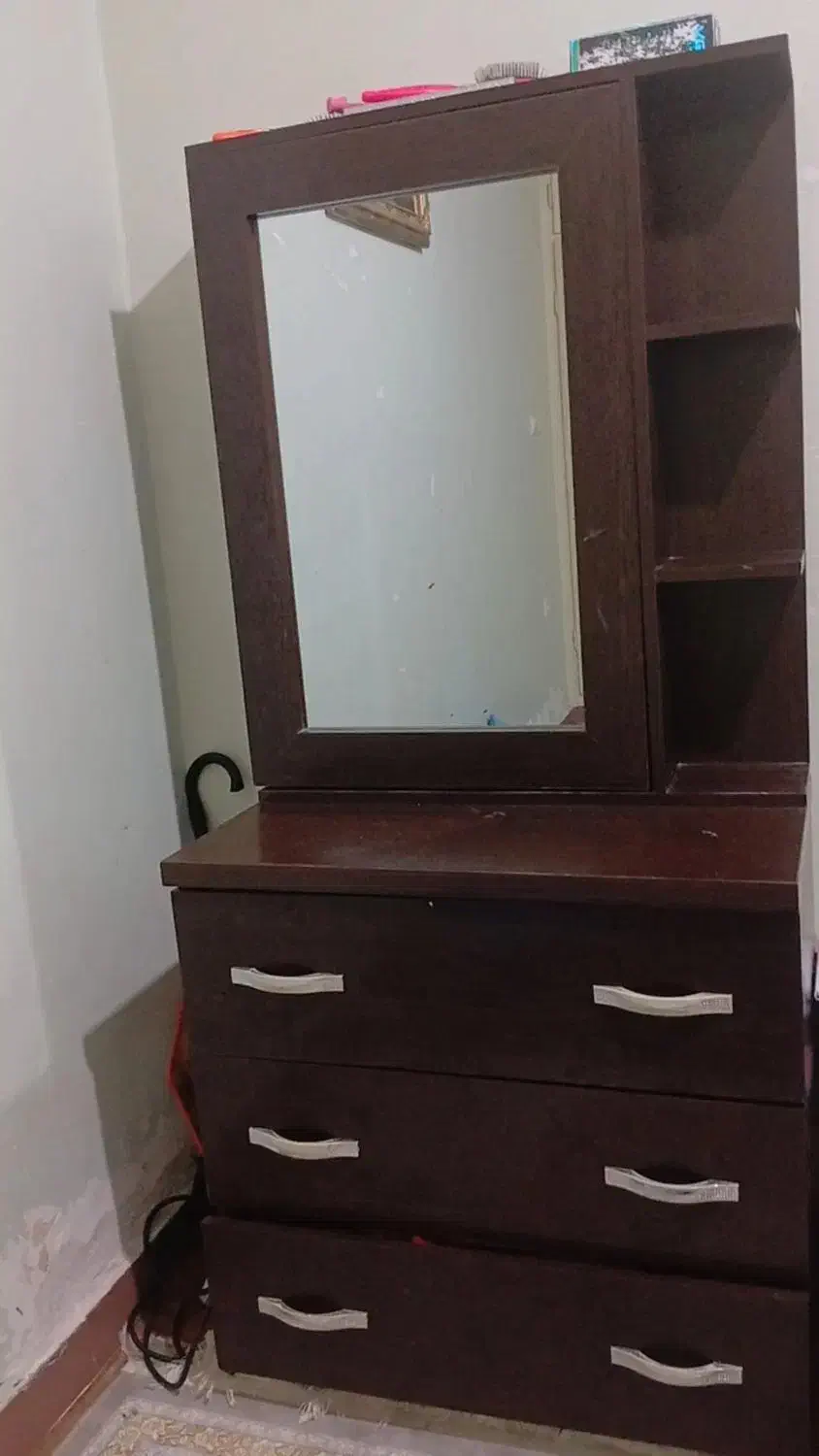 گلیم فرش ۹ متری و میز آرایشی|گلیم، جاجیم، گبه|اهواز, کوی صادقیه|دیوار