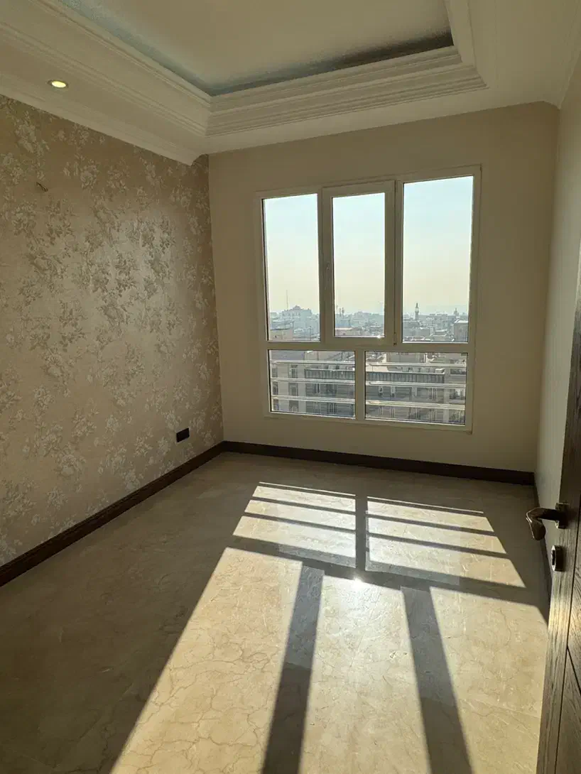 ۱۳۰متر /۲ساله / شهران/فول امکانات/مطبخ‌و‌لاندری