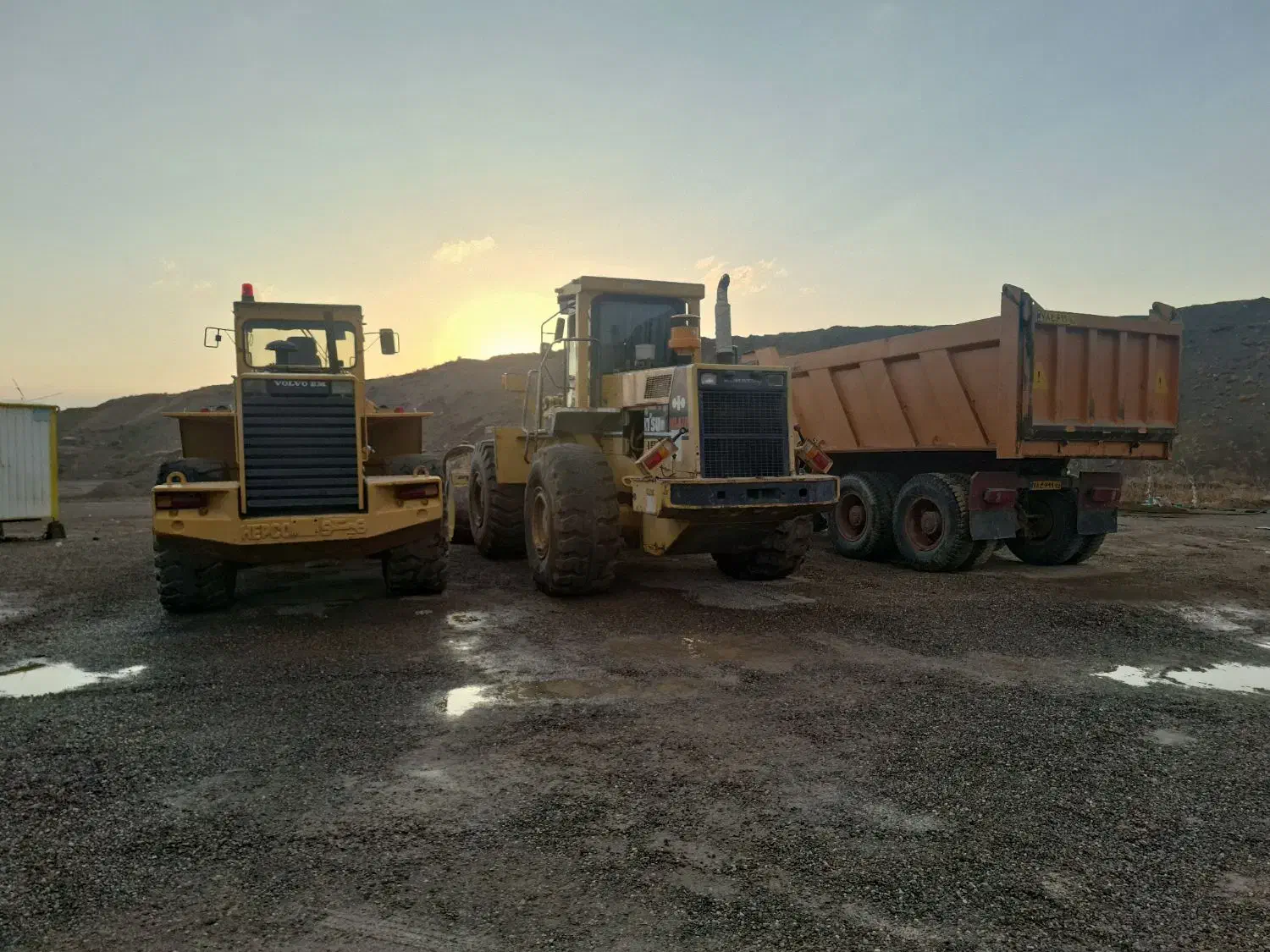 راننده لودر جهت کار معدن|استخدام صنعتی، فنی، مهندسی|بناب, |دیوار