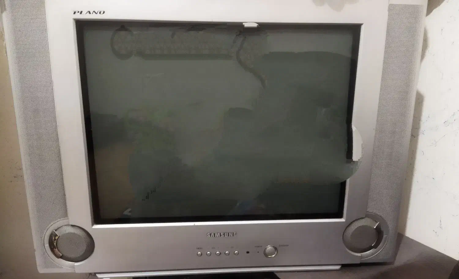 تلویزیون|تلویزیون و پروژکتور|صدرا-فارس, فاز ۲|دیوار