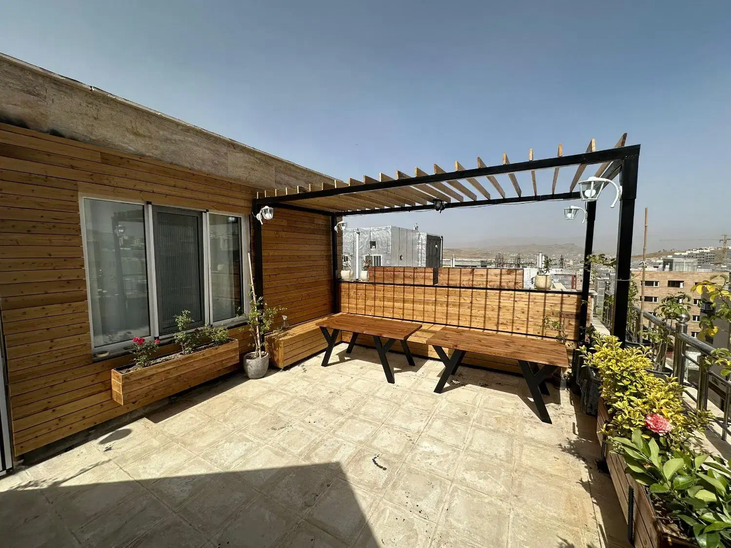 طراحی و اجرای تخصصی روف گاردن و فضای سبز|خدمات پیشه و مهارت|سنندج, |دیوار