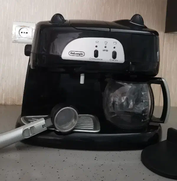 قهوه ساز مارک Delonghi|سماور، چای‌ساز، قهوه‌ساز|گناباد, |دیوار