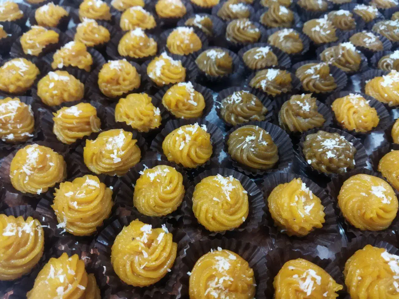 حلوا و کاچی|خوردنی و آشامیدنی|سرخنکلاته, |دیوار