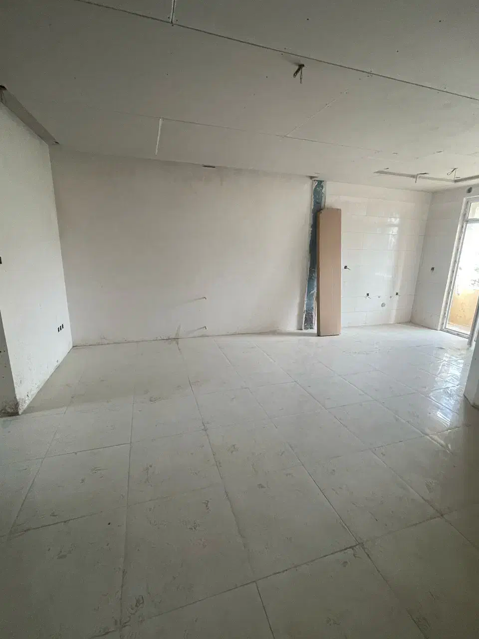 اجاره ۱۳۵متر ۳خوابه در شهرک چیتگر/دریاچه