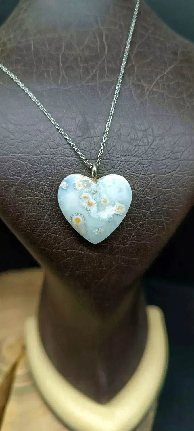 قلب سنگی|بدلیجات|لاهیجان, شیخ زاهد|دیوار