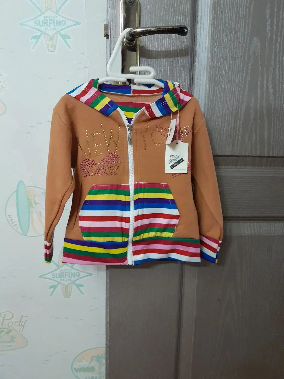 لباس زنانه وبچگانه نو و در حد نو|لباس|شاهینشهر, مسکن مهر|دیوار