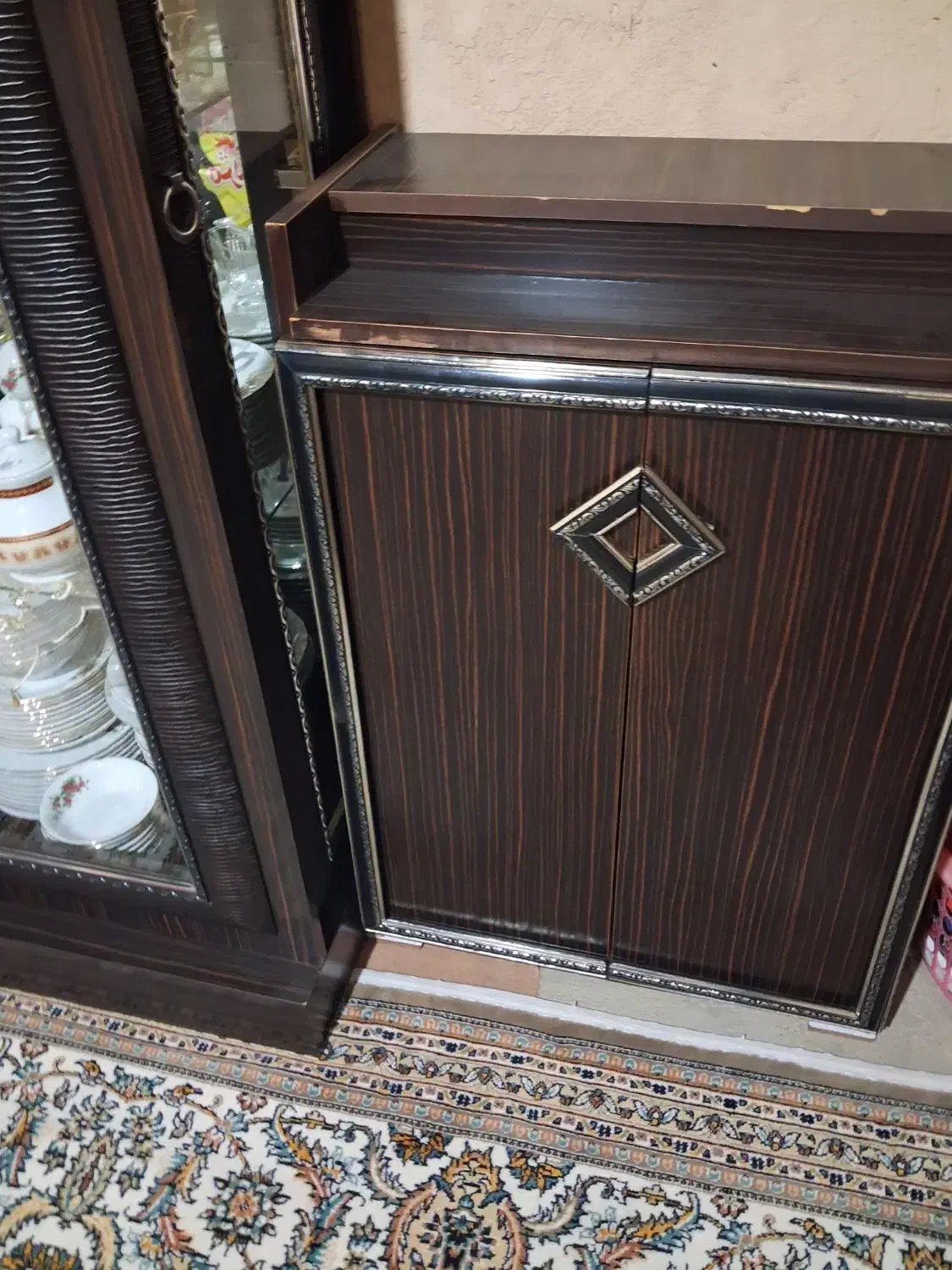 جاکفشیکمددلاور|جاکفشی، کمد، دراور|قروه, |دیوار