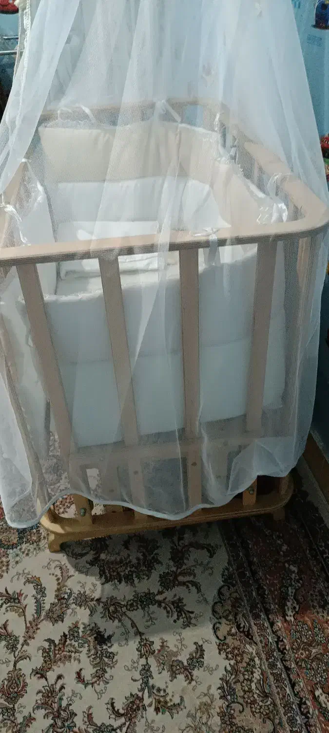 تخت خواب نوزادی|تخت و صندلی بچه|نسیمشهر, |دیوار