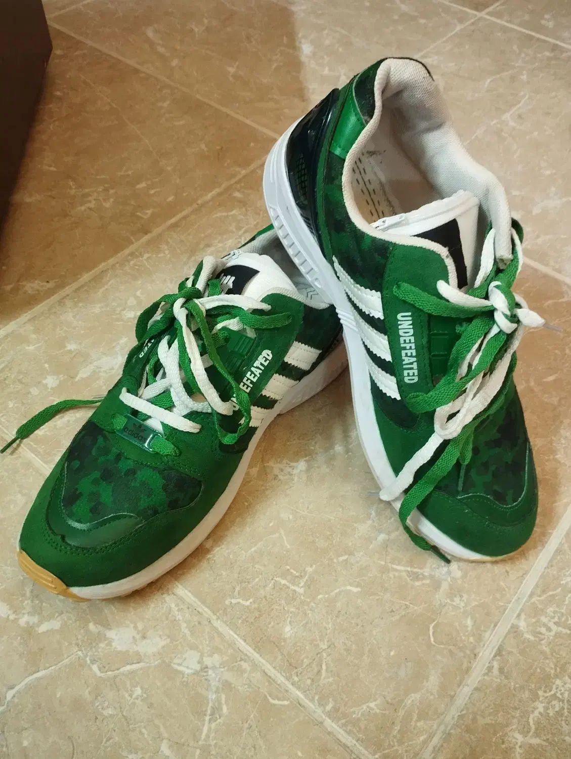 کتونی خارجی|کیف، کفش، کمربند|ساوه, |دیوار