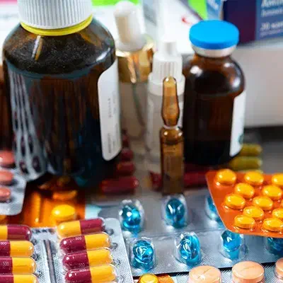 ارائه خدمات پزشکی و پرستاری در منزل|خدمات آرایشگری و زیبایی|اصفهان, مرداویج|دیوار