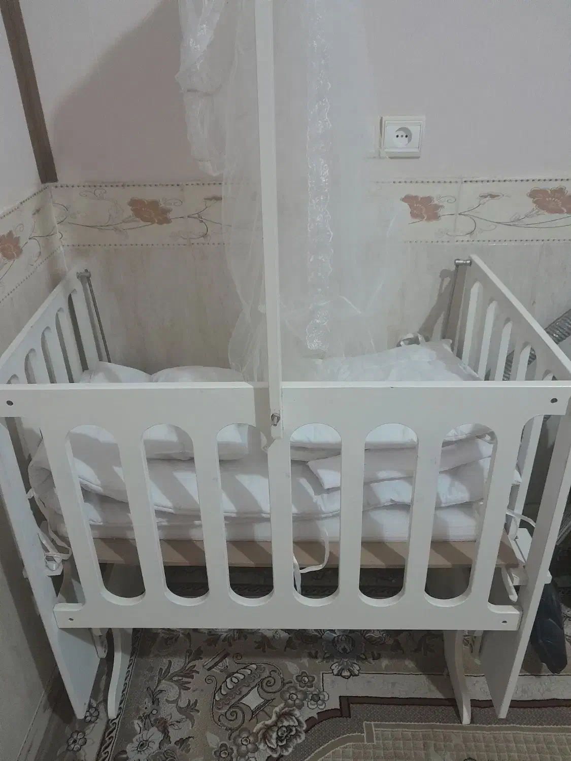 گوهواره نوزاد|تخت و صندلی بچه|زابل, |دیوار