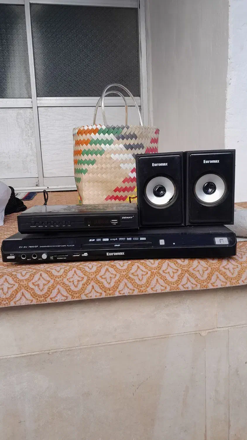 DvD و اسپیکر  بهمراه دیجیتال تلویزیون|پخش‌کننده DVD و ویدیو|لنگرود, |دیوار