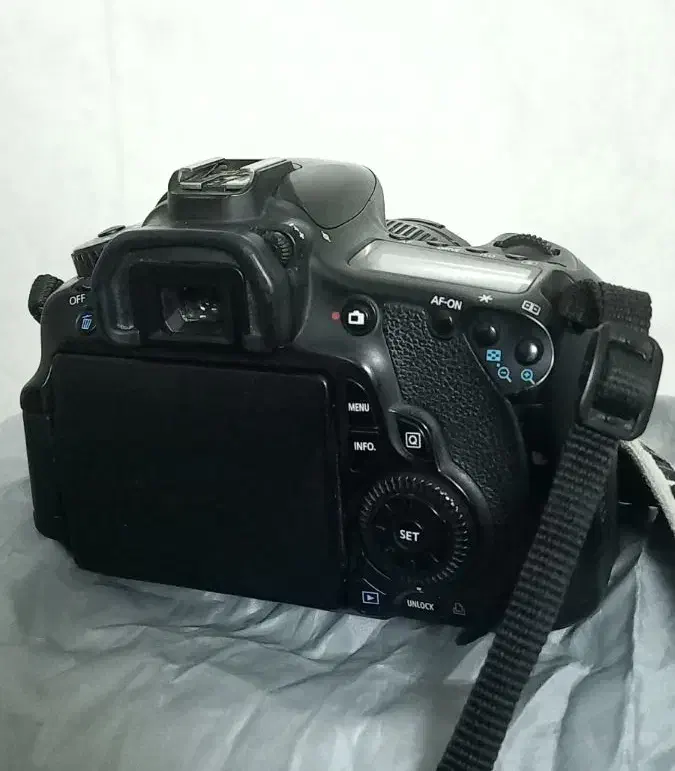 دوربین 60d canon|دوربین عکاسی و فیلم‌برداری|اهواز, کمپلو جنوبی|دیوار