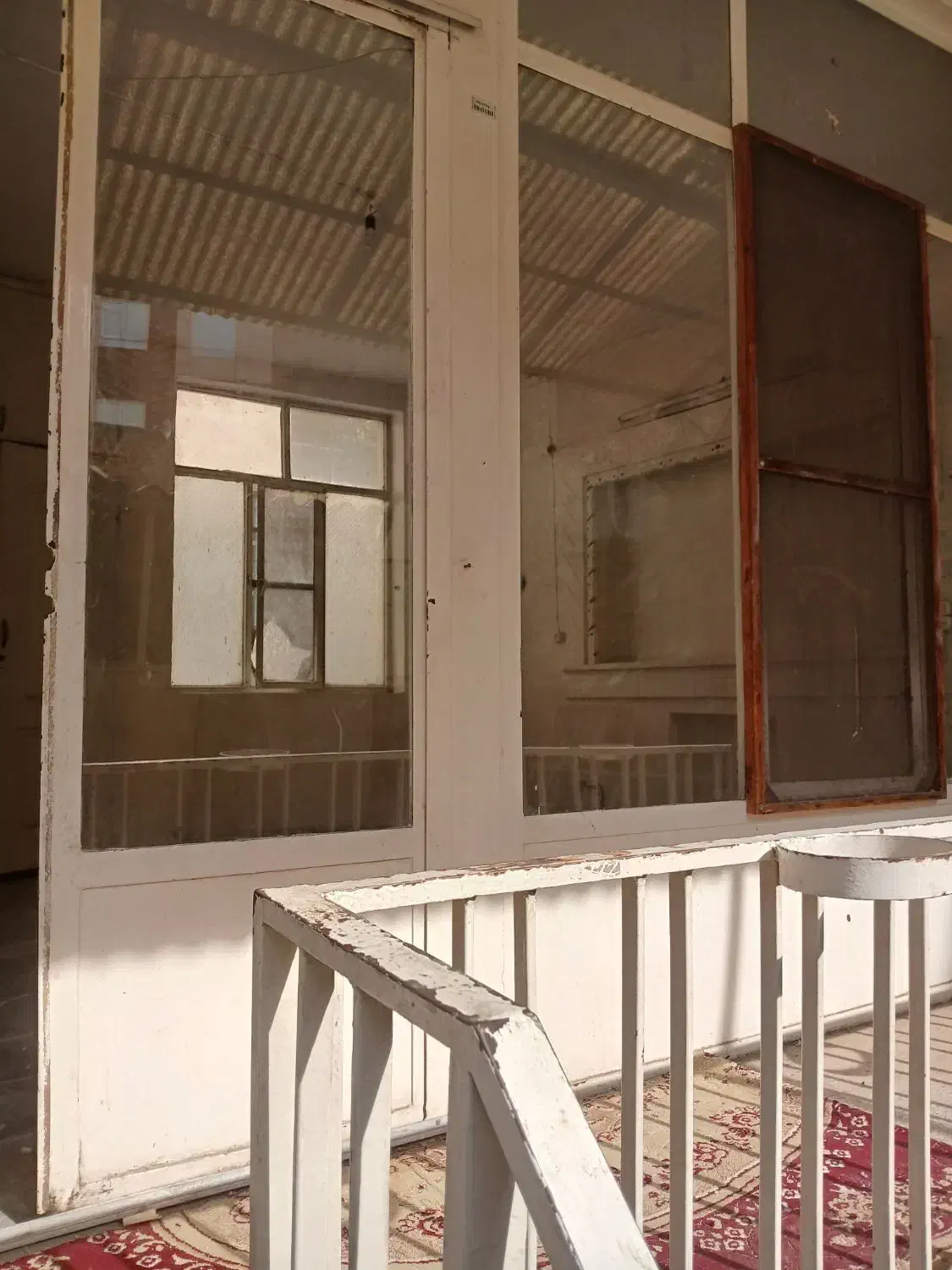 حیاط دربستی ۵۰متر ۲طبقه یک سرویس.تخلیه.