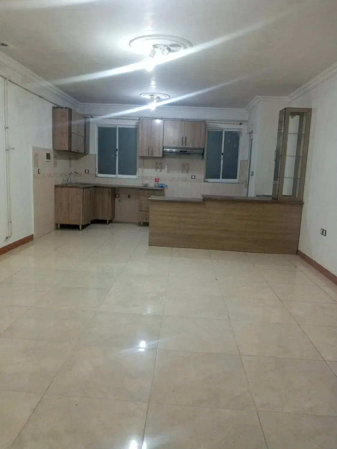 رهن واحدطبقه اول راه جدا دو خواب با پارکینگ جدا|اجارهٔ آپارتمان|رشت, حمیدیان|دیوار