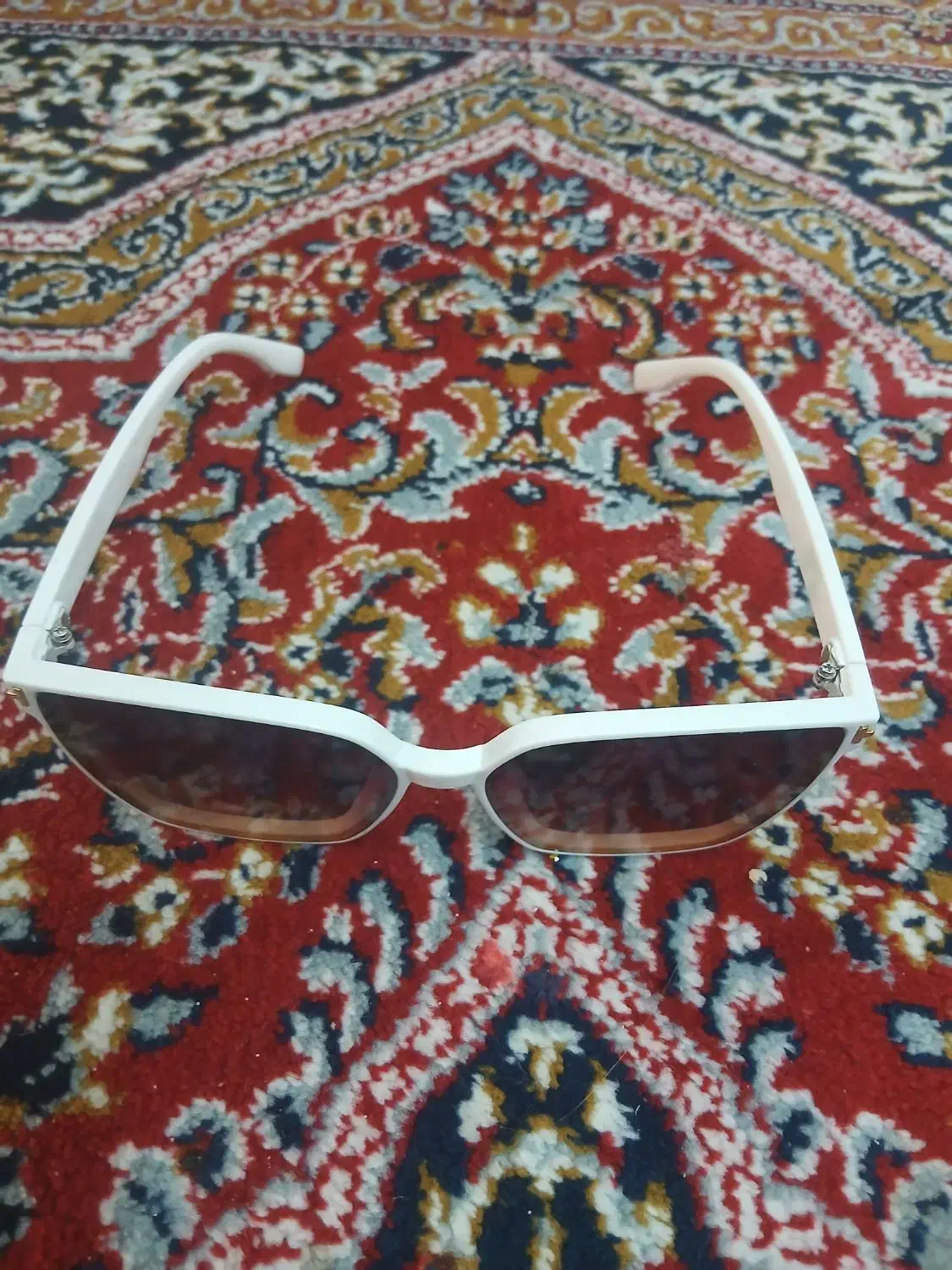 عینک دودی|جواهرات|بروجرد, |دیوار