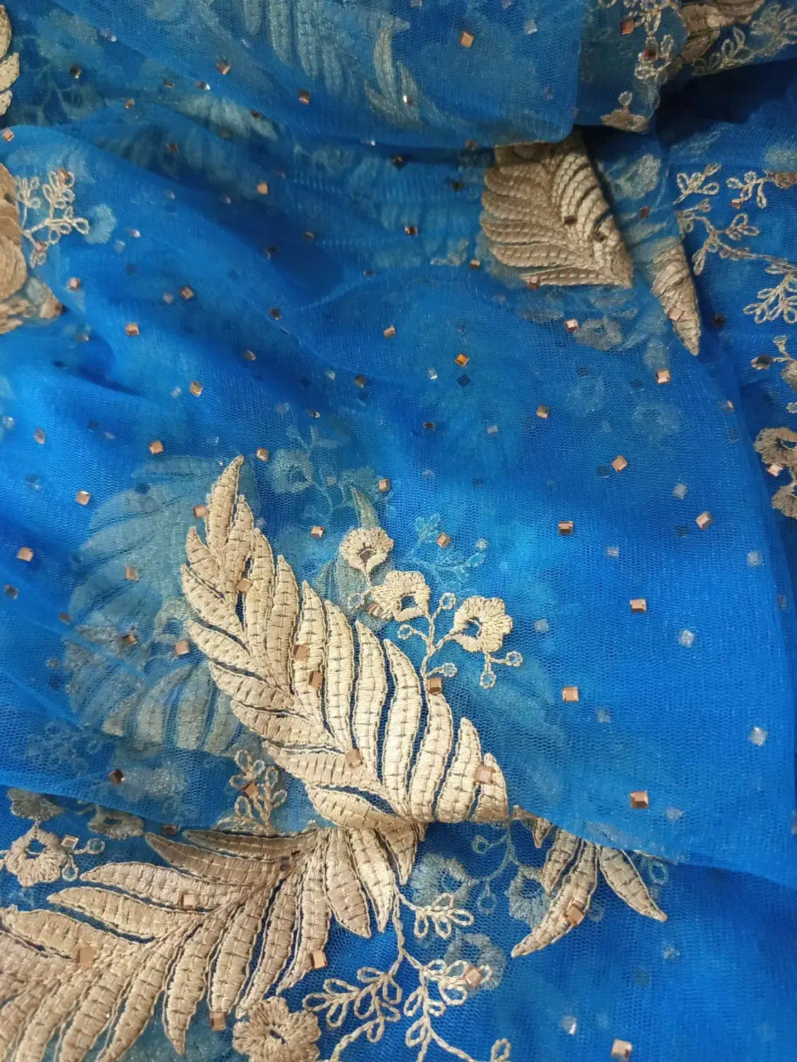 یه قواره پارچه توری ..|لباس|سلماس, |دیوار