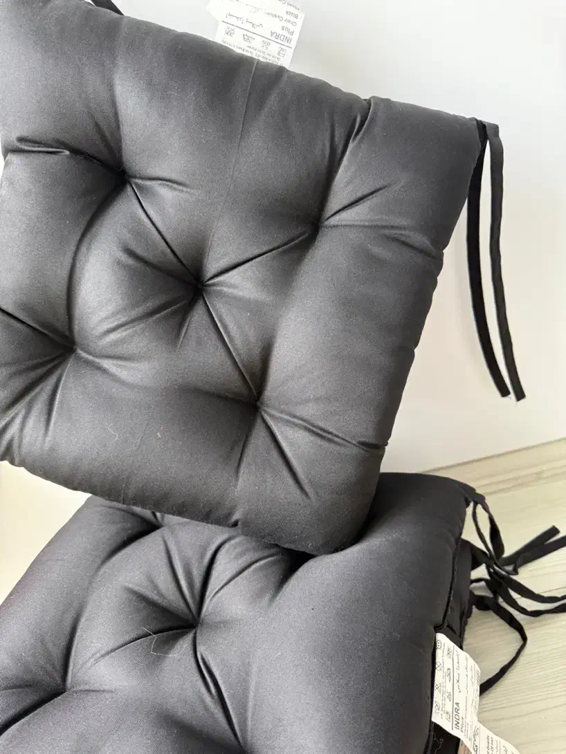 تشک صندلی نو|مبلمان خانگی و میز عسلی|رشت, گلباغ نماز|دیوار