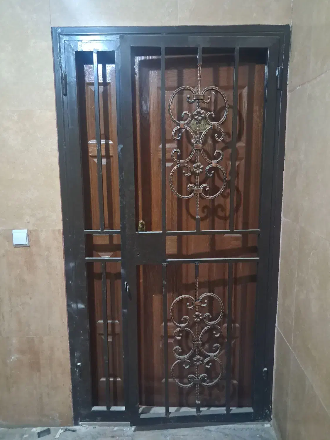 درب اپارتمانی|مصالح و تجهیزات ساختمان|یزد, |دیوار