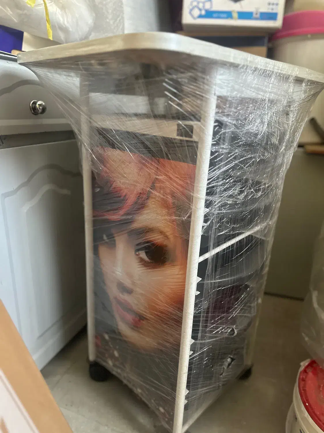 ترولی نو|آرایشگاه و سالن‌های زیبایی|دورود, |دیوار