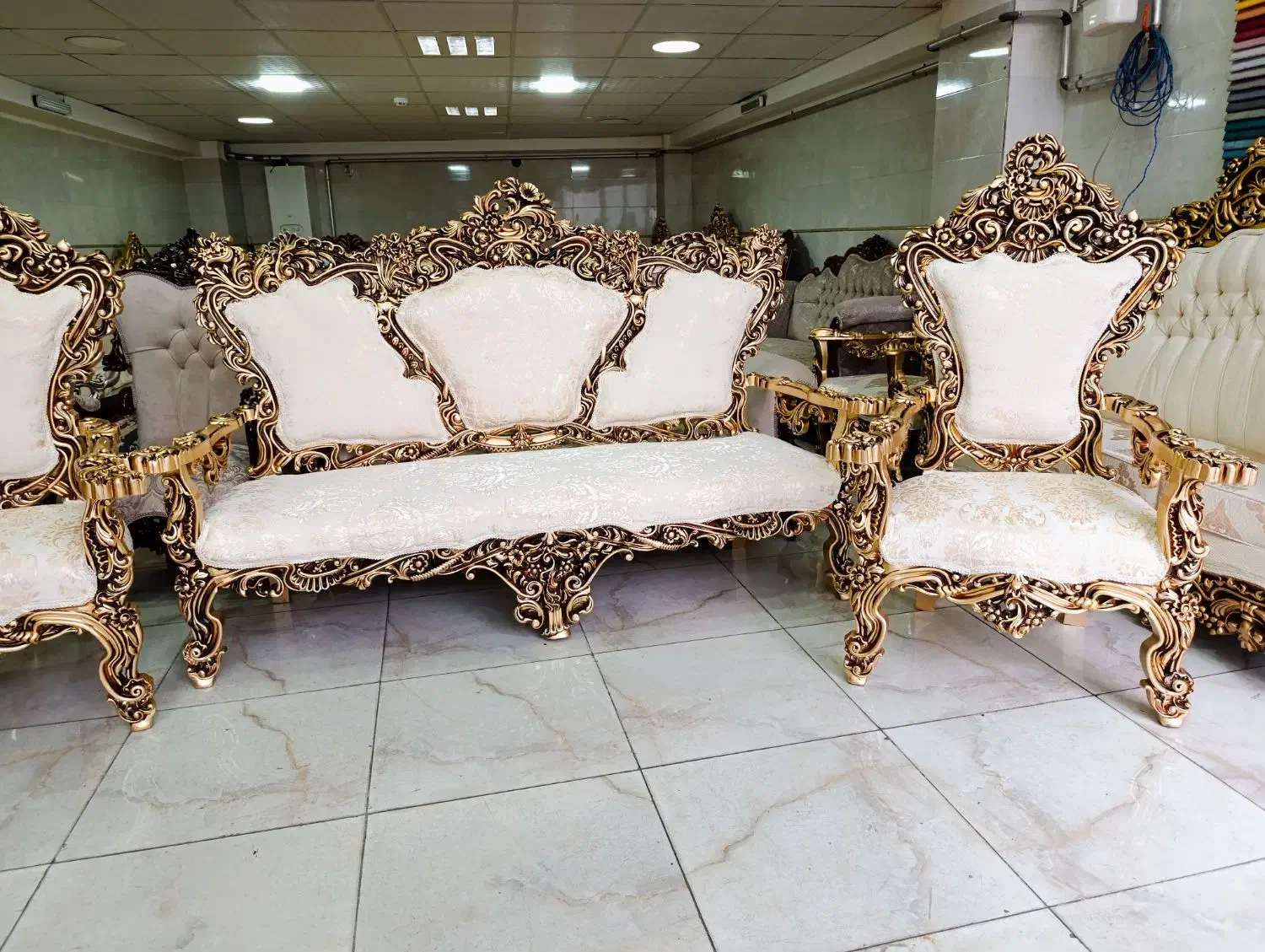 مبل سلطنتی شاه نشین پرکار بشرط چوب مبلمان میلاد|مبلمان خانگی و میز عسلی|تبریز, |دیوار