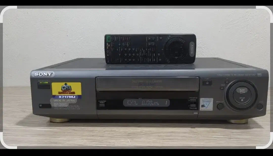یک دستگاه ویدئو سونی|پخش‌کننده DVD و ویدیو|بروجرد, |دیوار
