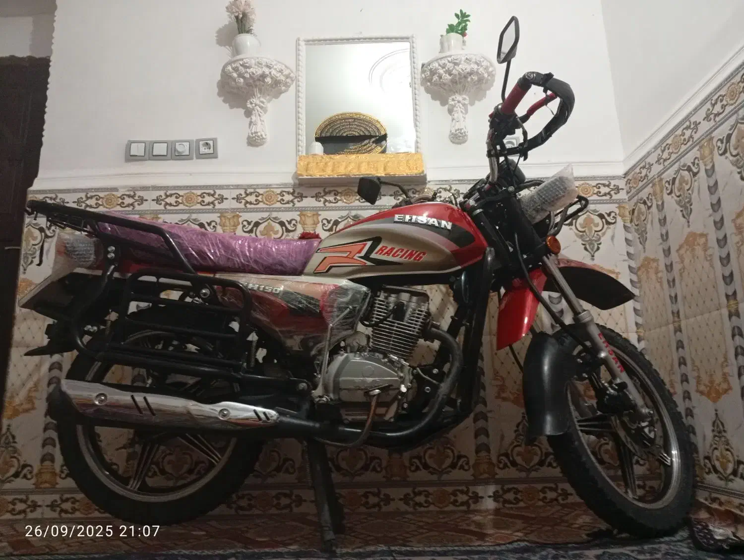 شکاری مدل 1402برج11|موتورسیکلت|بم پشت, |دیوار