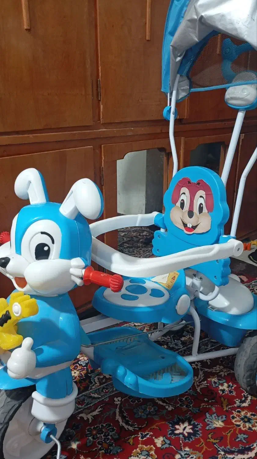 سه چرخه|دوچرخه، اسکیت، اسکوتر|کلاله, |دیوار