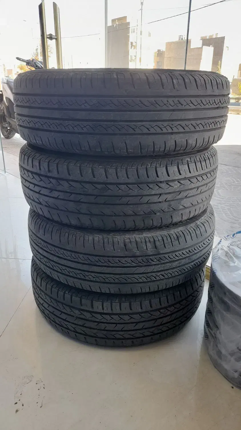 لاستیک ۱۵ ۱۸۵|قطعات یدکی و لوازم جانبی|رباطکریم, رباطکریم|دیوار