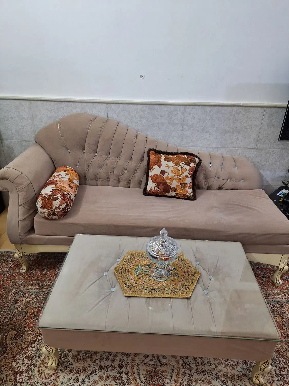 مبل ۸ نفره|مبلمان خانگی و میز عسلی|قم, نیروگاه|دیوار