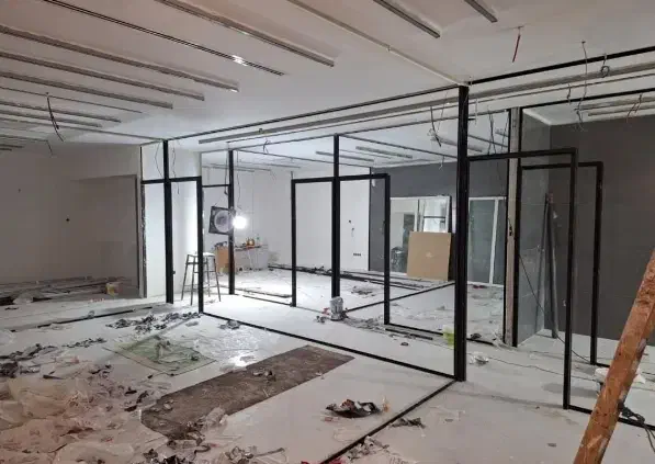 پارتیشن اداری شیشه سکوریت سازه فلزی درب های اتومات|خدمات پیشه و مهارت|مشهد, وکیلآباد|دیوار