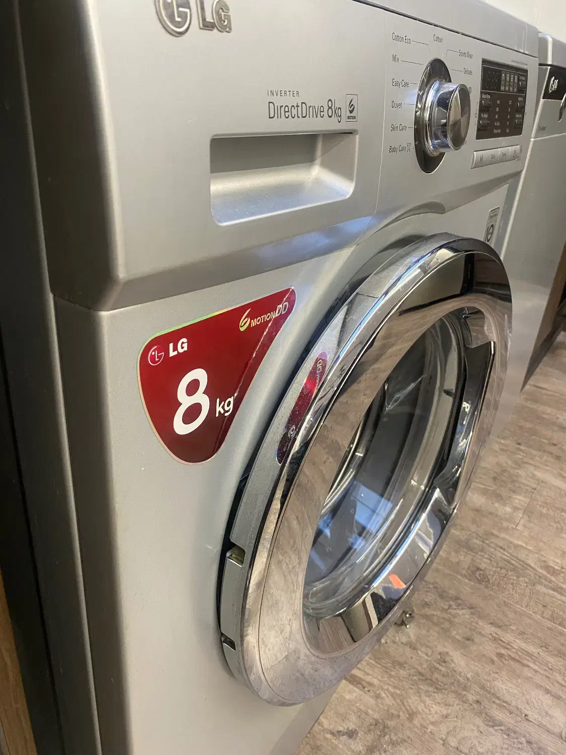 لباسشویی ال جی ۸ کیلویی کره ای اصل فروش فوری|ماشین لباسشویی و خشک‌کن لباس|شیراز, معالی‌آباد|دیوار