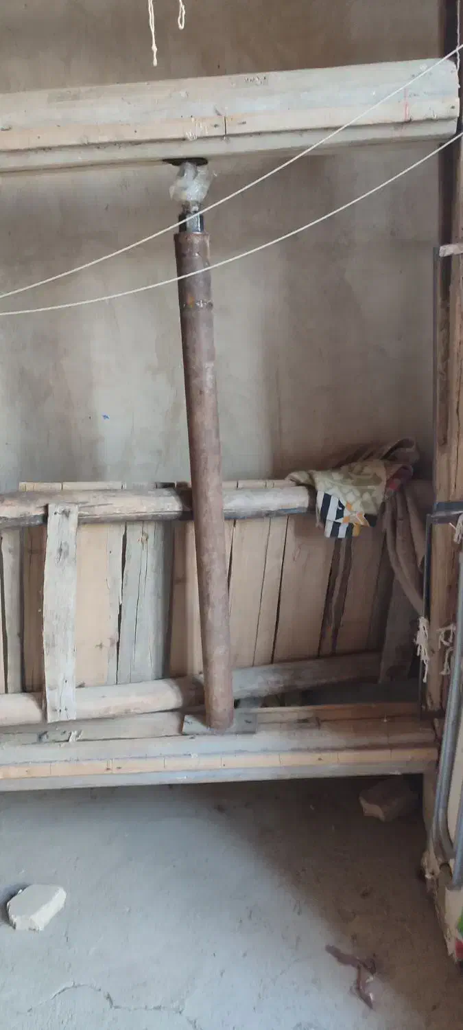 دار قالی سالم|ابزارآلات|خوی, |دیوار