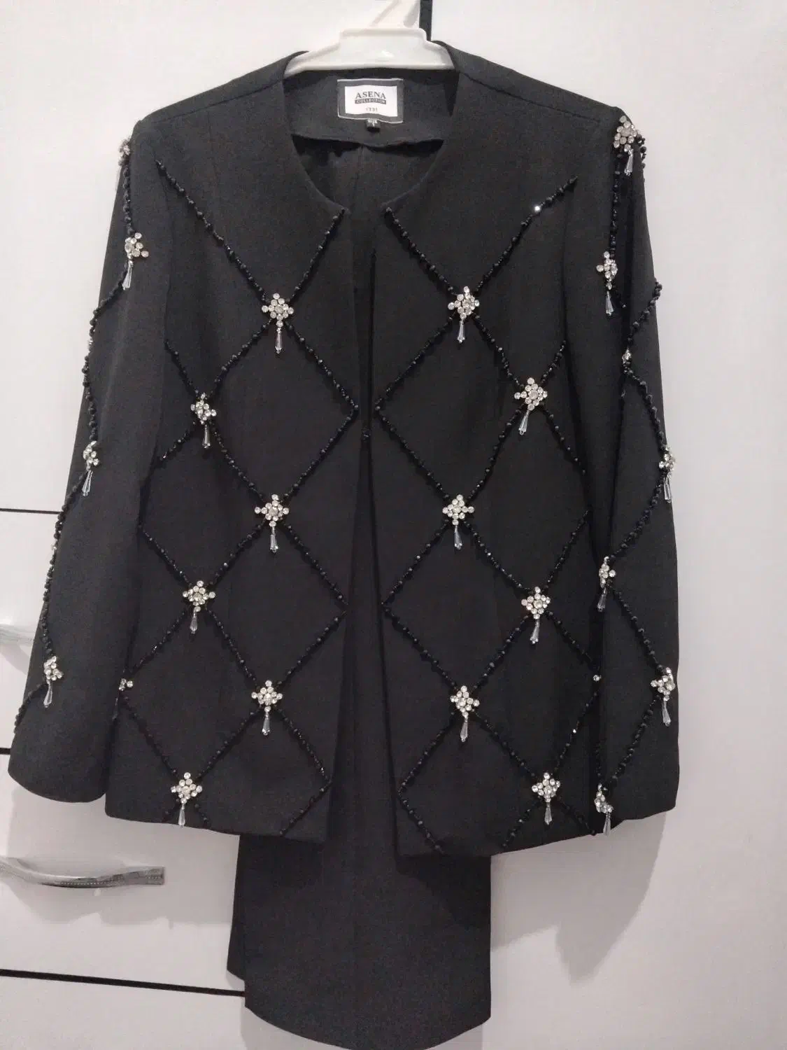 کت شلوارسنگدوزی نو هست|لباس|رباط‌کریم, پرندک|دیوار