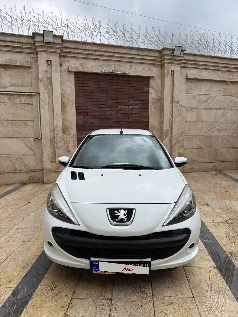 ۲۰۷ دنده ای سقف فلز|خودرو سواری و وانت|رشت, پیرکلاچای|دیوار