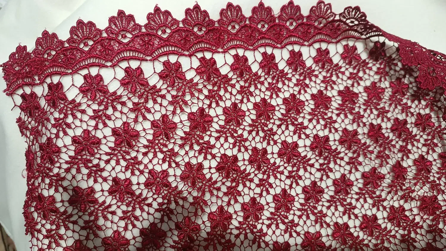 پارچه مجلسی متری کاملا نو و سالم و زیبا|لباس|بندر انزلی, ساحل قو|دیوار