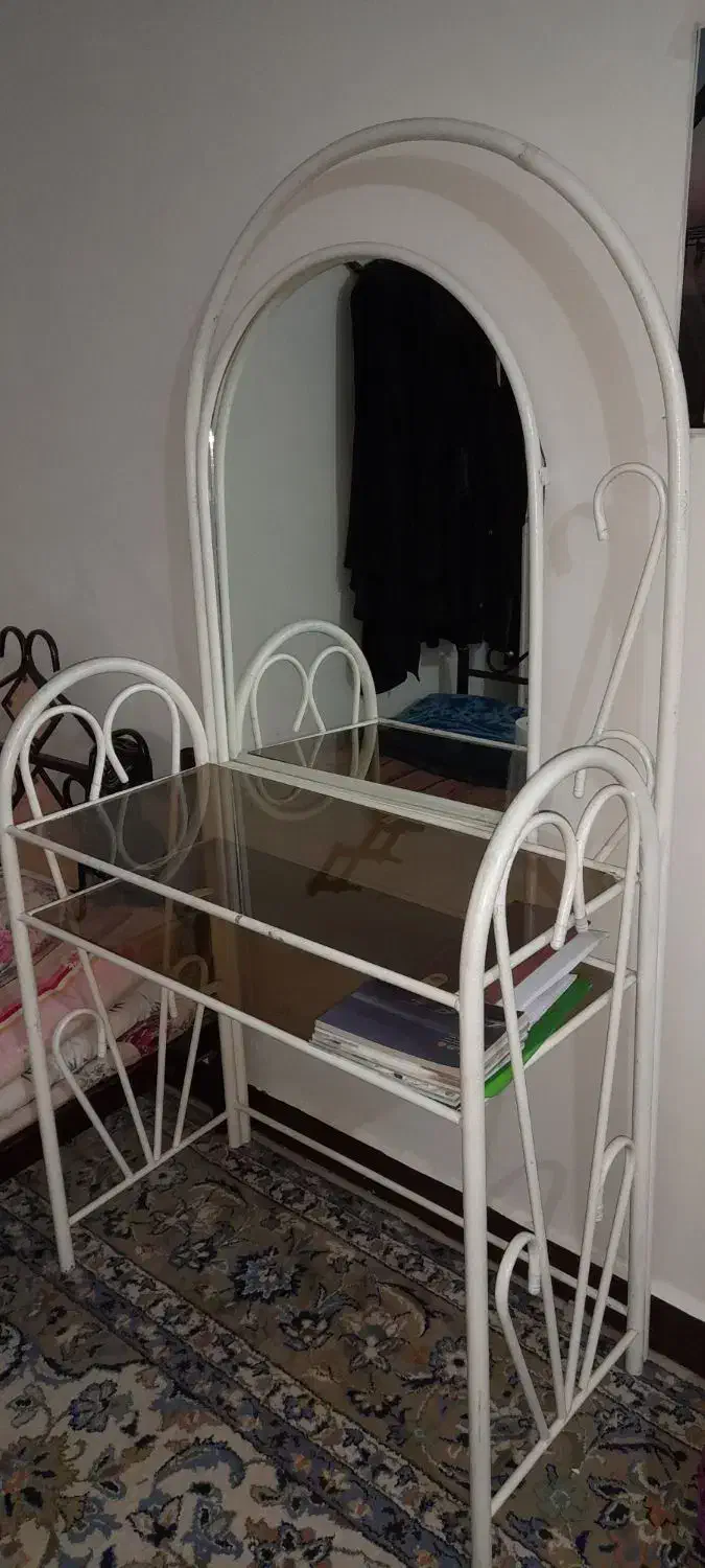 میزارایش،دوطبقه ،شیشه هاقهوه ای،سالم،همراه اینه|مبلمان خانگی و میز عسلی|اهواز, کوی نفت|دیوار