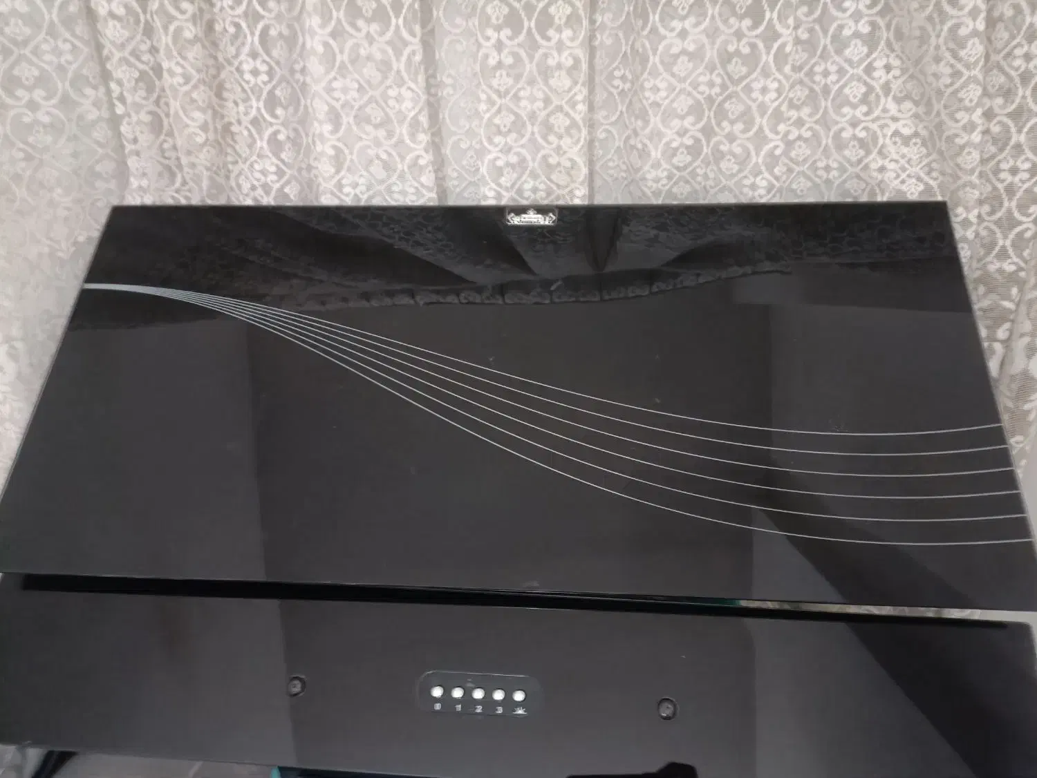 هود در حد|هود|قزوین, |دیوار