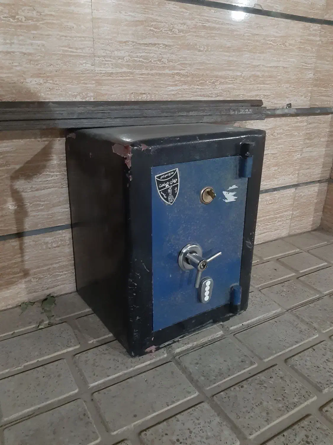 گاو صندوق ابعاد ۵۰در ۵۰ در ۷۰|دفتر کار|سنندج, |دیوار