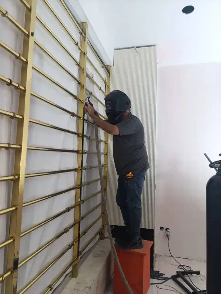 رگال نرده آلومینیوم استیل طلایی سیلور|فروشگاه و مغازه|قشم, |دیوار