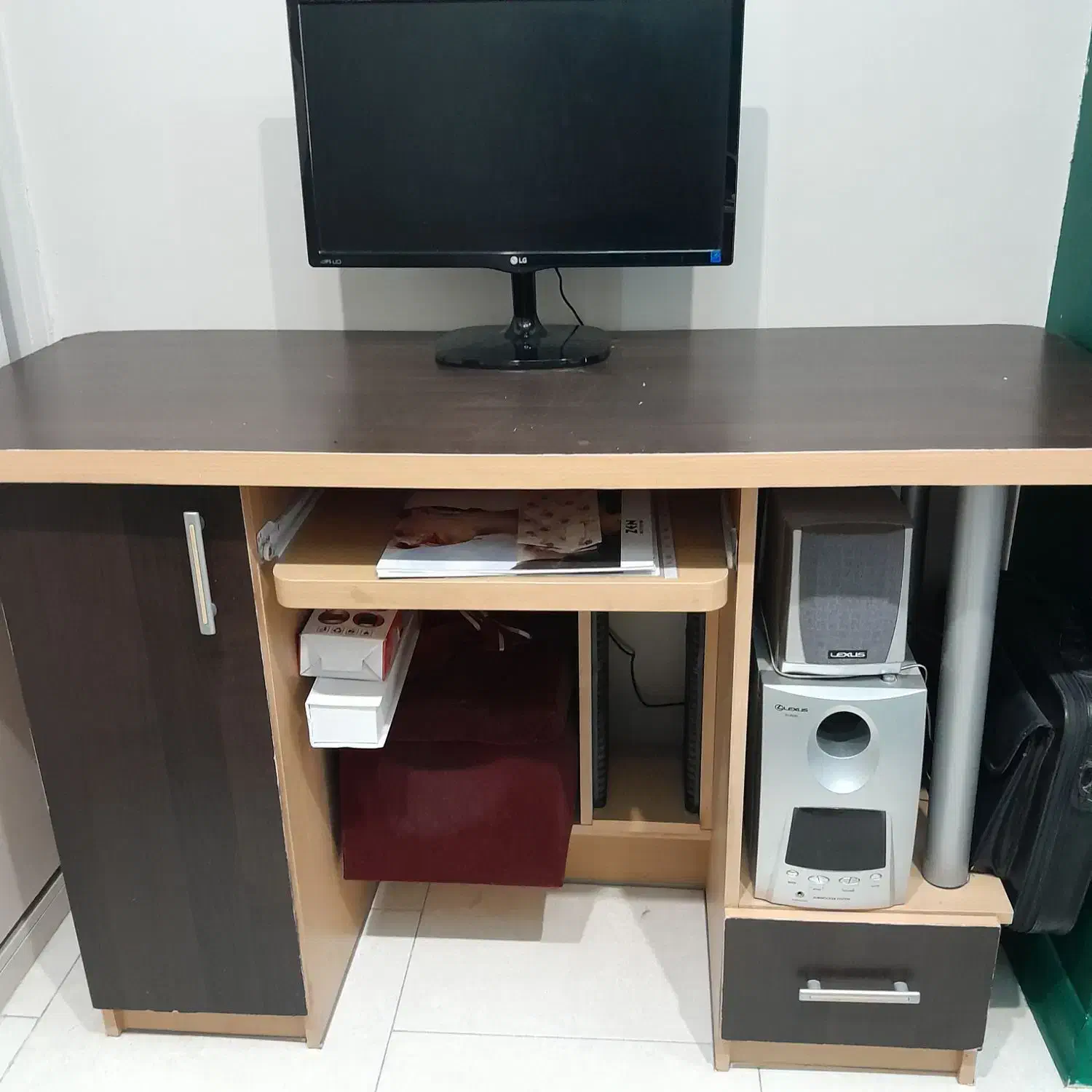 میز تحریر|میز تحریر و کامپیوتر|کرج, کوی زنبق|دیوار