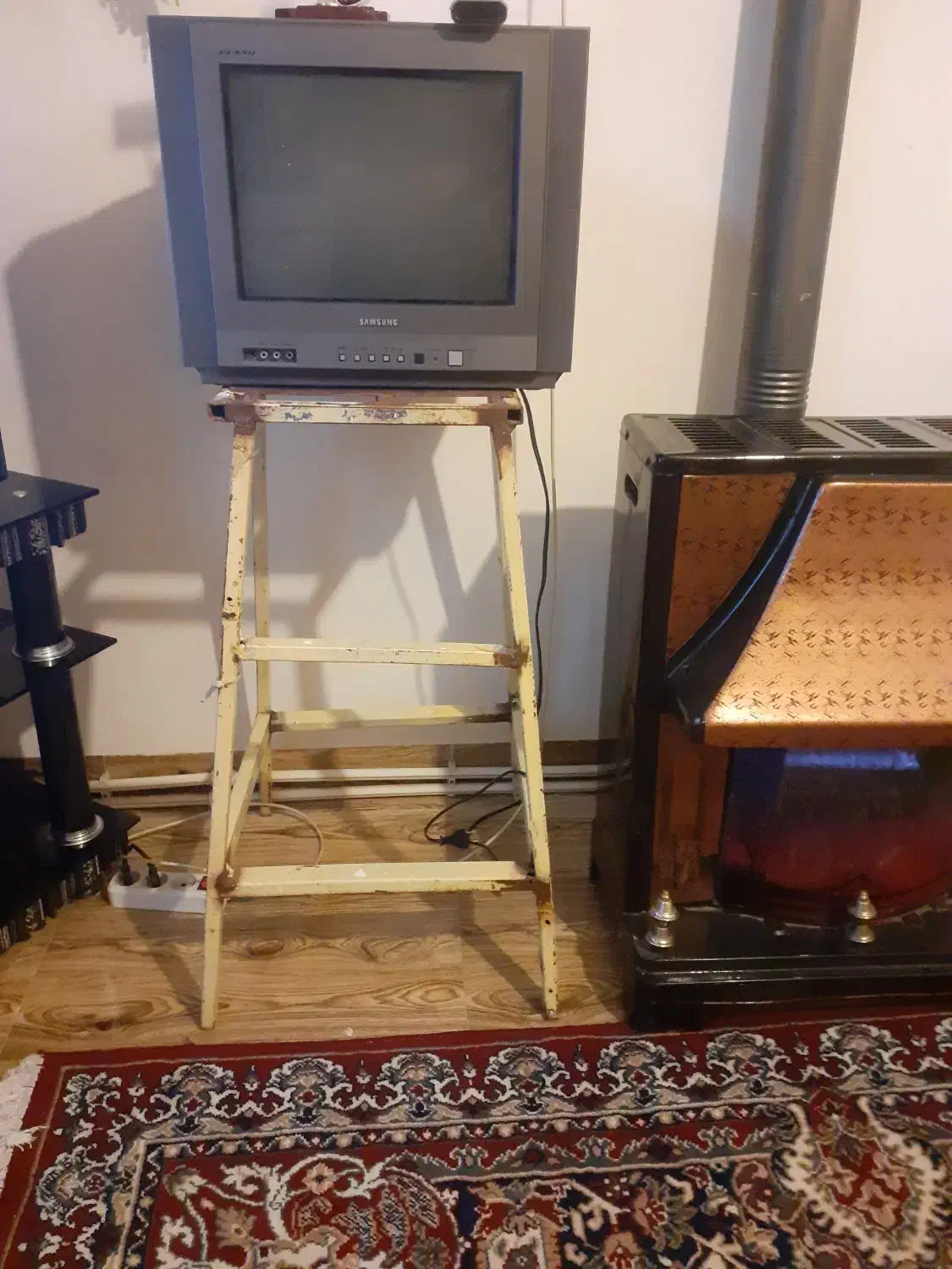 تلویزیون ۱۴ اینچ|تلویزیون و پروژکتور|کرمانشاه, |دیوار