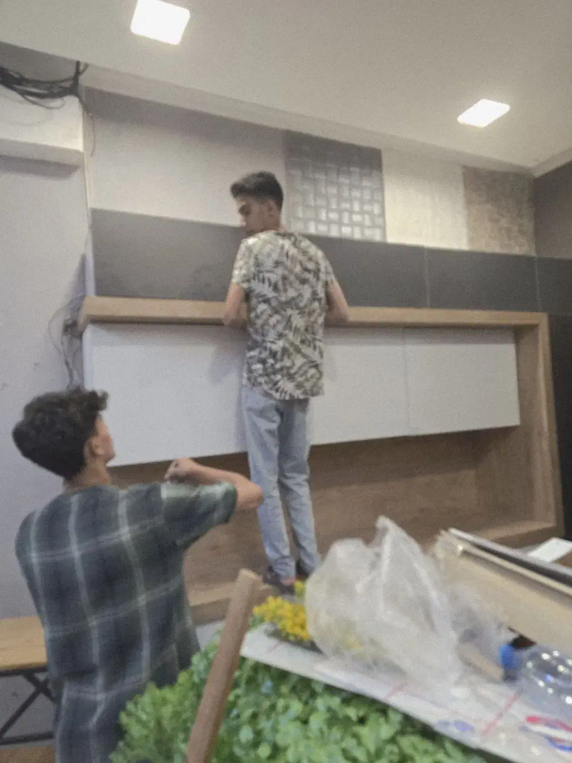 خورده کاری وتعمیر ن نصاب کابینت وکمددیواری درصدی|خدمات پیشه و مهارت|کرمان, |دیوار