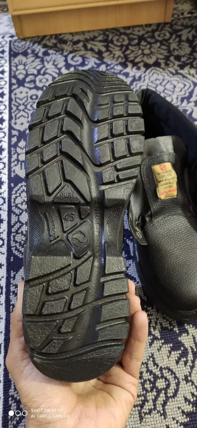 کفش ایمنی نگهبان|کیف، کفش، کمربند|خرمشهر, |دیوار