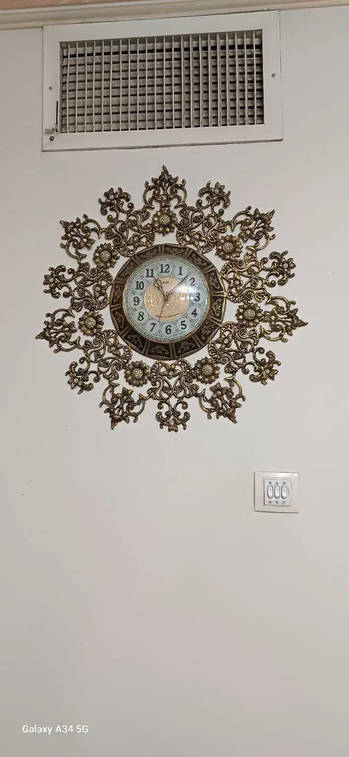ساعت برنز نگین دار|ساعت دیواری و تزئینی|تهران, شهرک صادقیه|دیوار