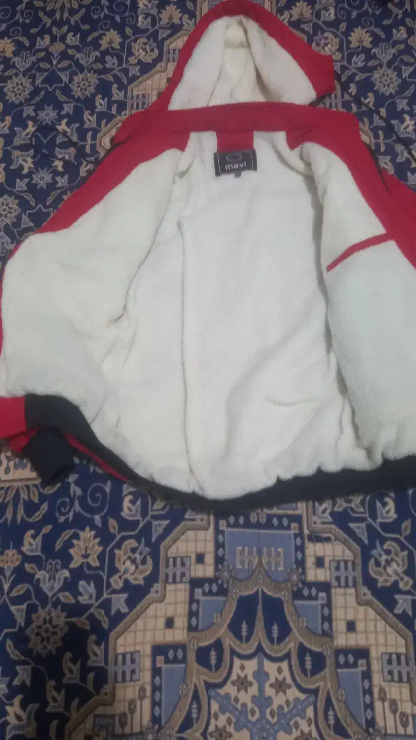 کاپشن|لباس|قیدار, |دیوار