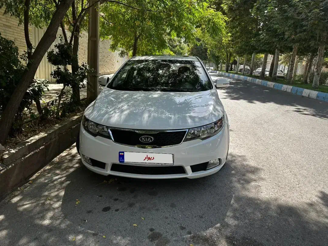 ماشین سواری سراتو|خودرو سواری و وانت|خرمآباد, |دیوار