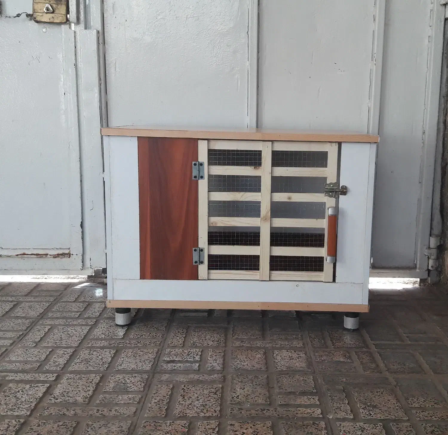 قفس چوبی|لوازم جانبی حیوانات|هشتگرد, هشتگرد قدیم|دیوار