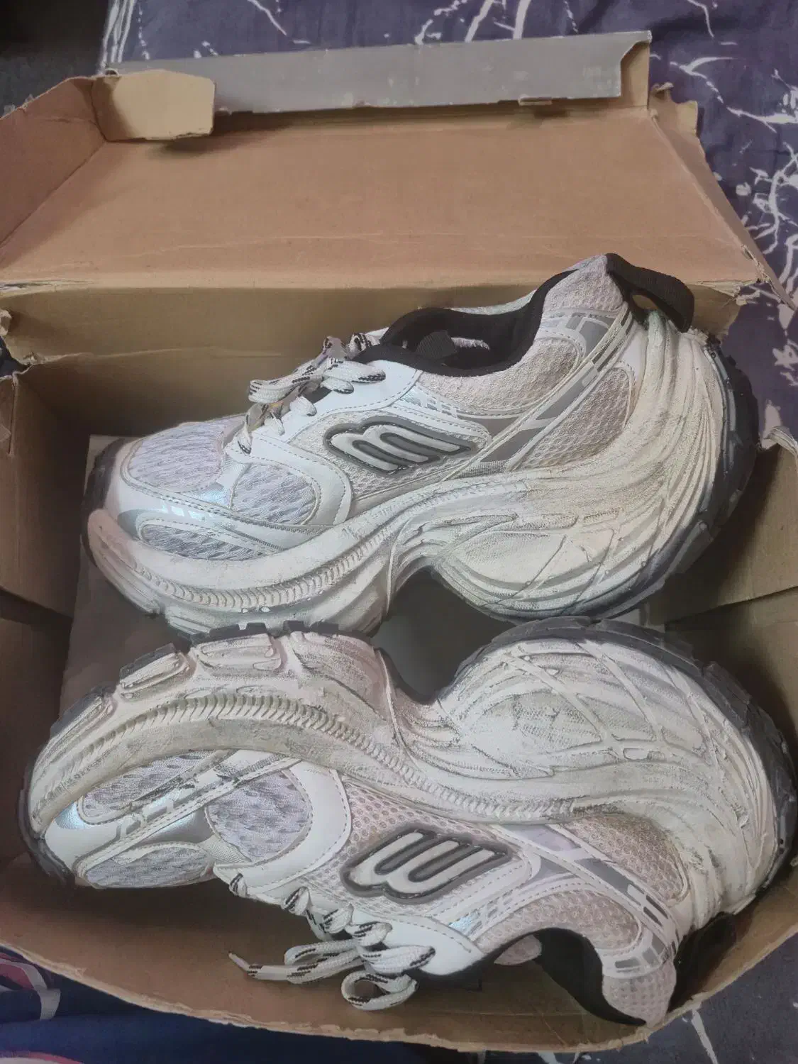 کفش|کیف، کفش، کمربند|شاهین‌شهر, شهرک گلدیس|دیوار